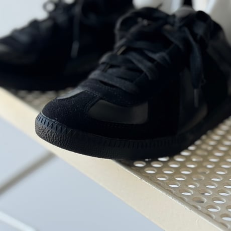 sample all black germantrainer