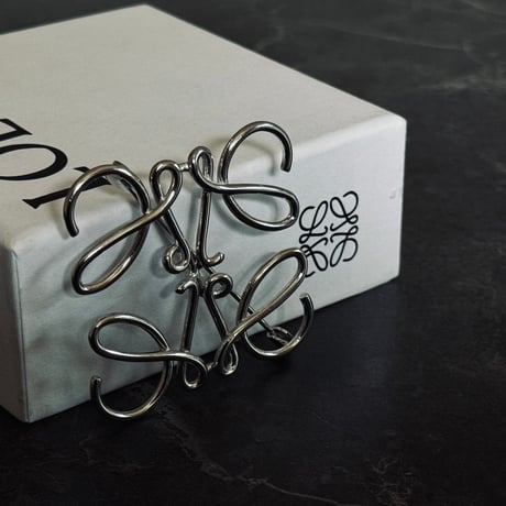 【国内正規】loewe anagram brooch
