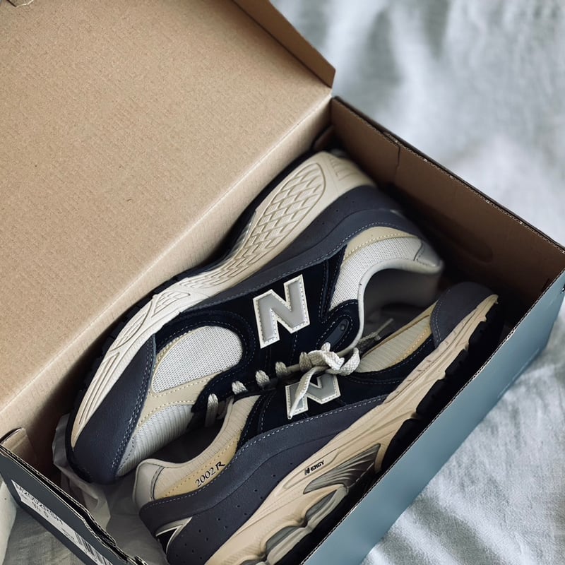 New Balance 2002r スニーカー 箱付き ニューバランス New Balance 2002R ホワイト 29 箱付き