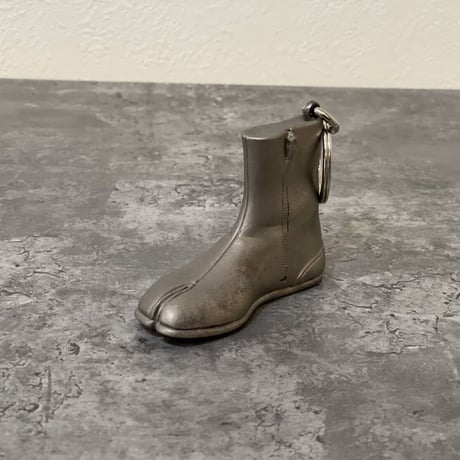 新品 maison margiela 2020ss "足袋" key ring