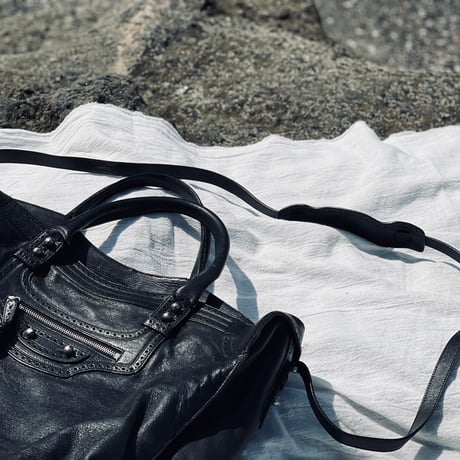 balenciaga leather shoulder bag