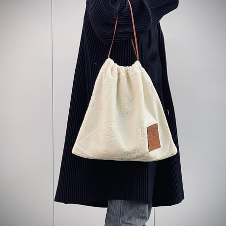 新品 loewe 2023 anagram bag