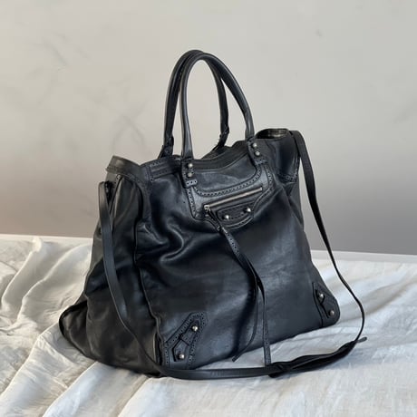 balenciaga leather shoulder bag