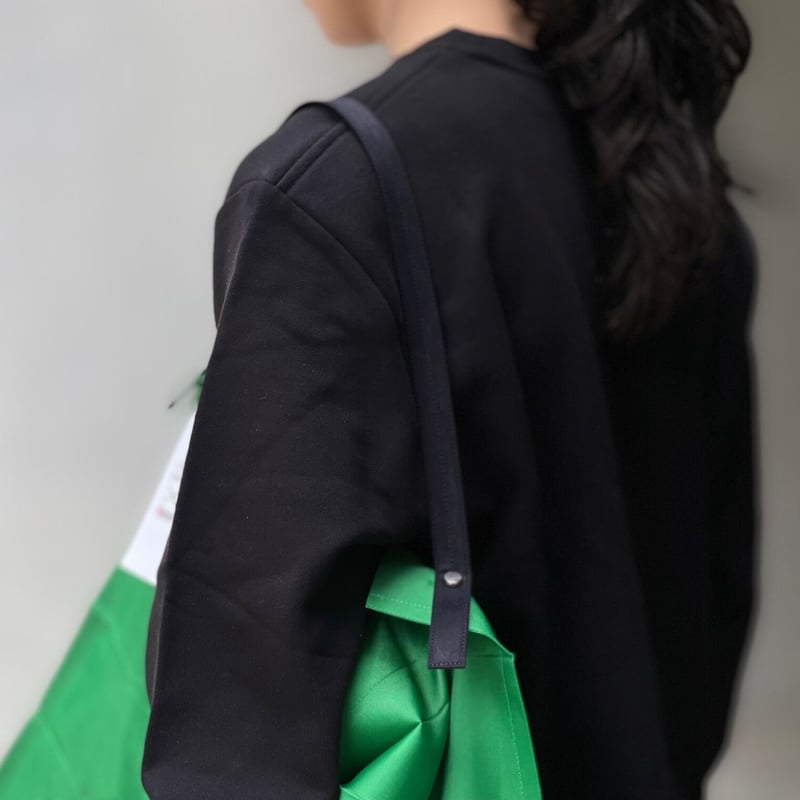 新品 isseymiyake × ittala pleats bag green | requ