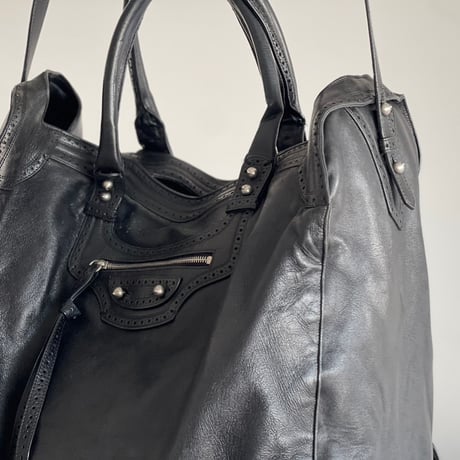 balenciaga leather shoulder bag