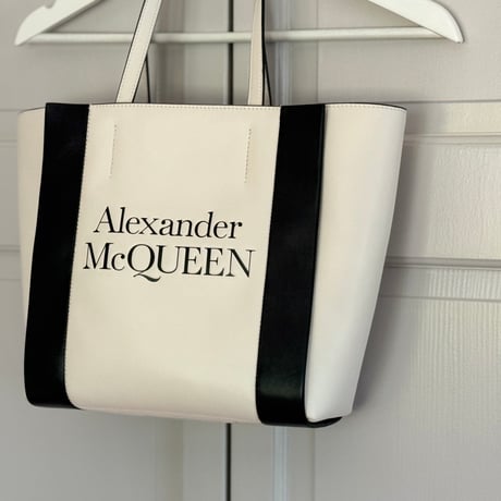 新品 alexander mcqueen logo leather bag