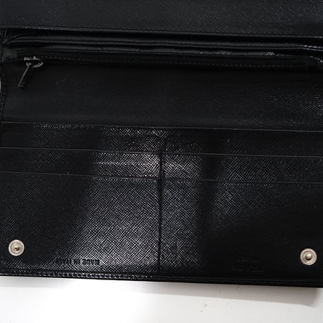 prada wallet