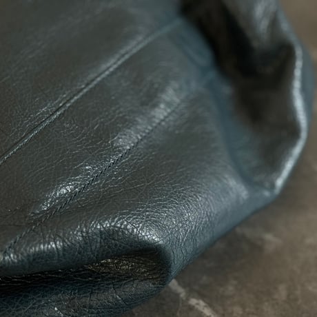 balenciaga leather shoulder bag