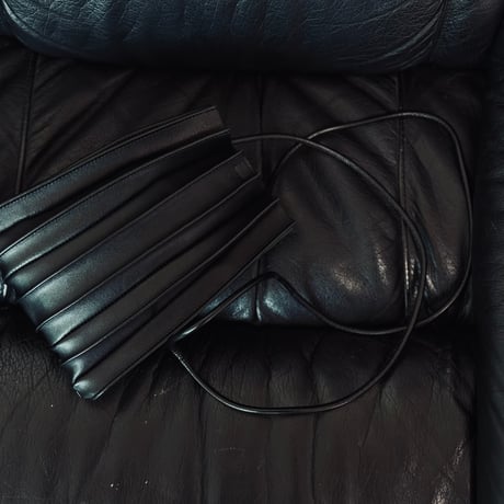 factory sample pvc pleats shoulder bag black