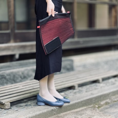 新品 issey miyake pleats bag medium size