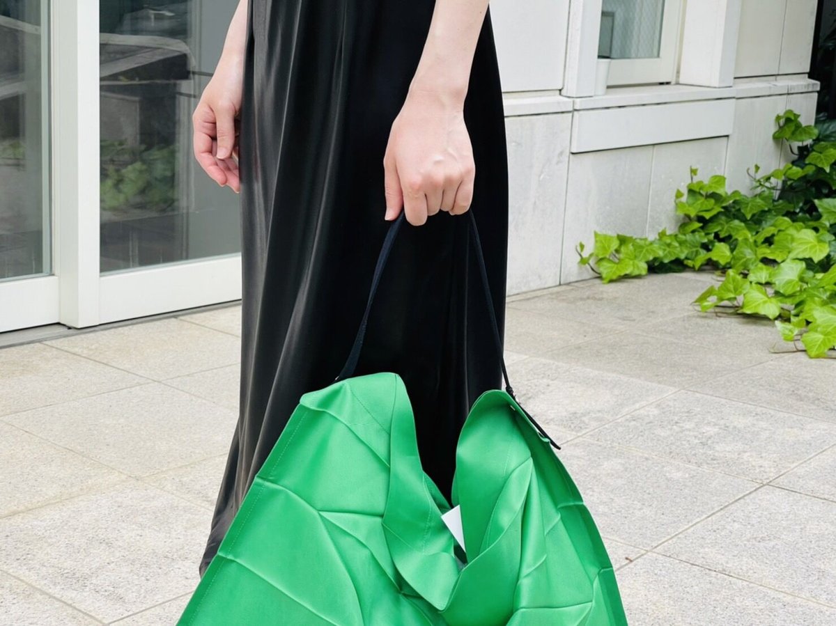 新品 isseymiyake × ittala pleats bag green | requ