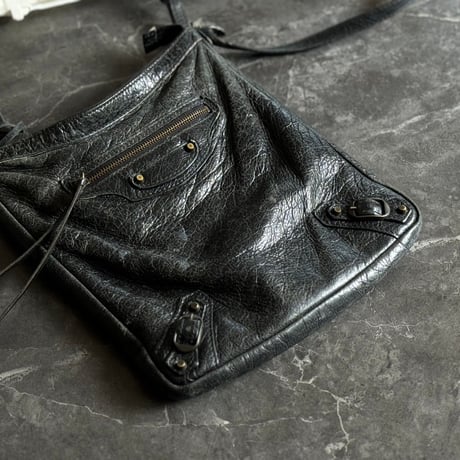 balenciaga leather shoulder bag