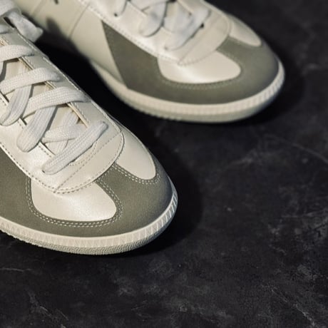factory sample all white german trainer