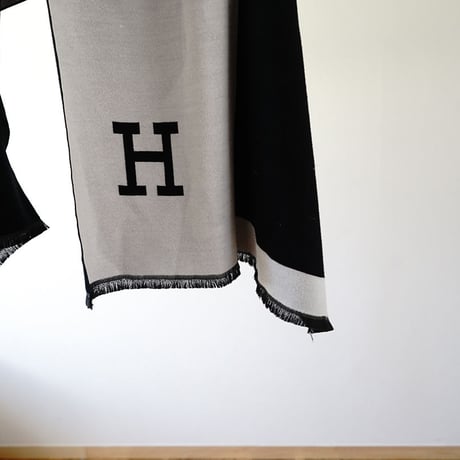 H logo "大判” muffler