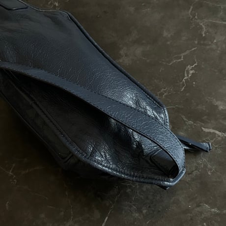 balenciaga leather shoulder bag