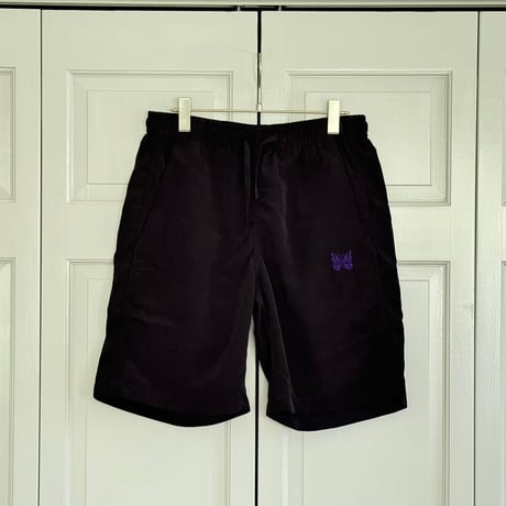 needles shorts S