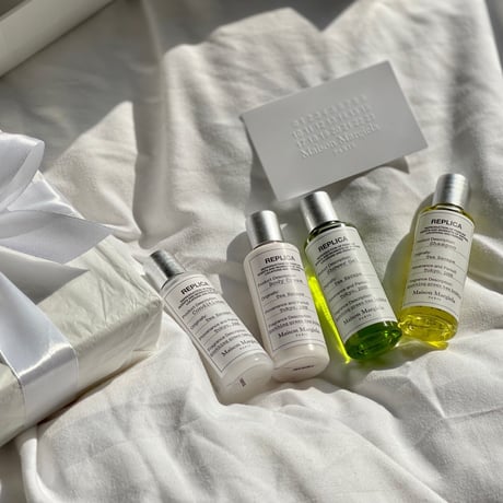新品 maison margiela replica gift amenity ” box +card wrapping set"