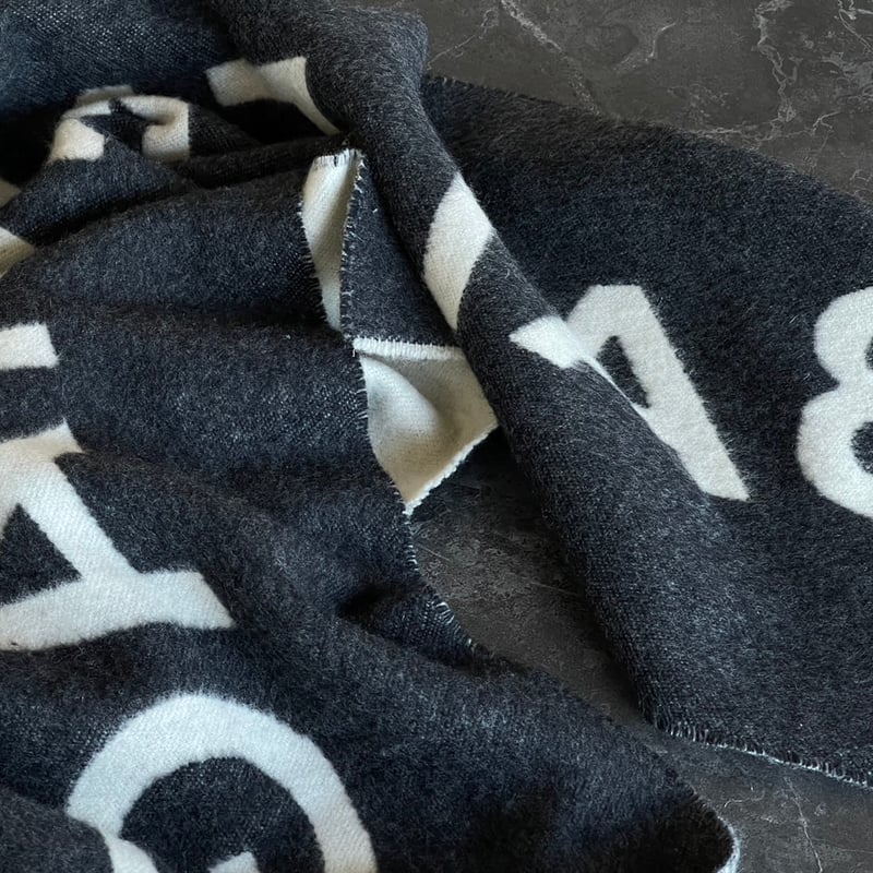 balenciaga ”marco” cashmere muffler | requality