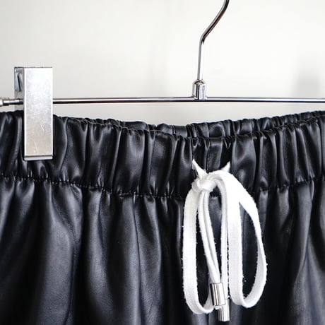 未使用 danke schon synthetic leather wide shorts