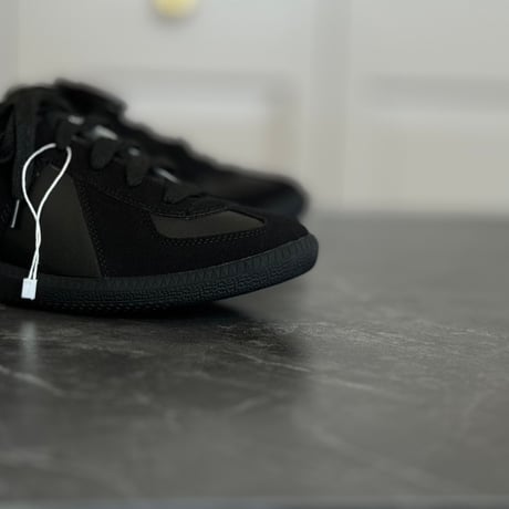 factory sample all black german trainer