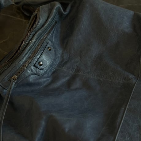 balenciaga leather shoulder bag