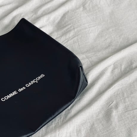 comme des garçons logo tote bag