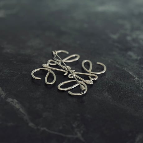 【国内正規】loewe anagram brooch