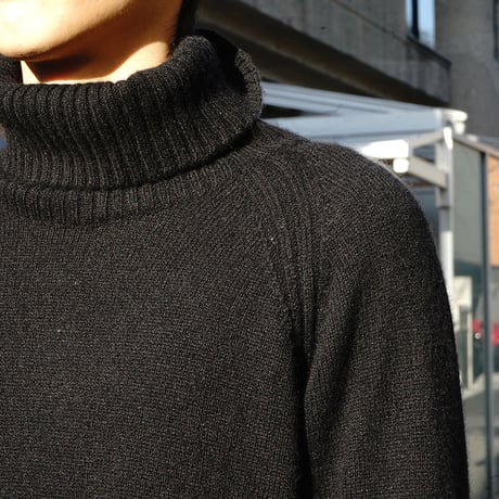 BURBERRY London cashmere wool turtleneck
