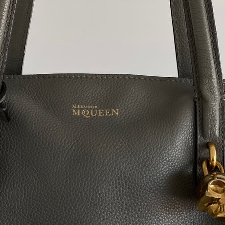 alexander mcqueen 2022ss skull motif leather bag