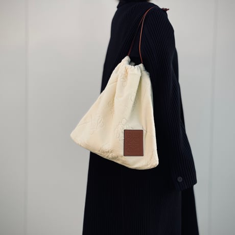 新品 loewe 2023 anagram bag