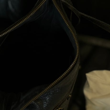 balenciaga leather shoulder bag