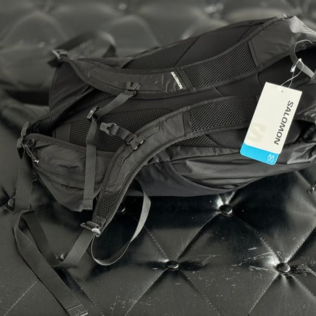 新品 salomon back pack