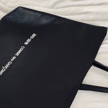 comme des garçons logo tote bag