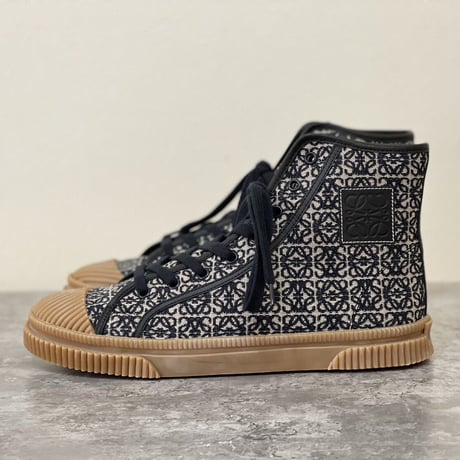 loewe anagram sneakers 41