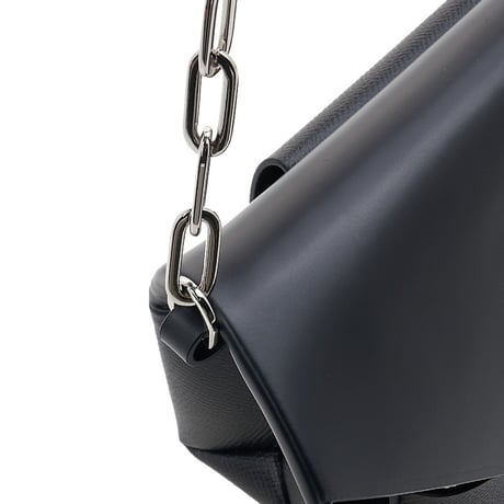 margiela snatched leather shoulder bag black