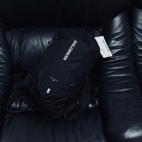 新品 salomon back pack