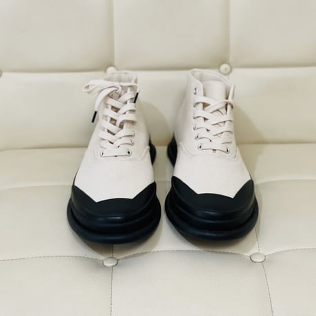 新品 issey miyake sneakers 42