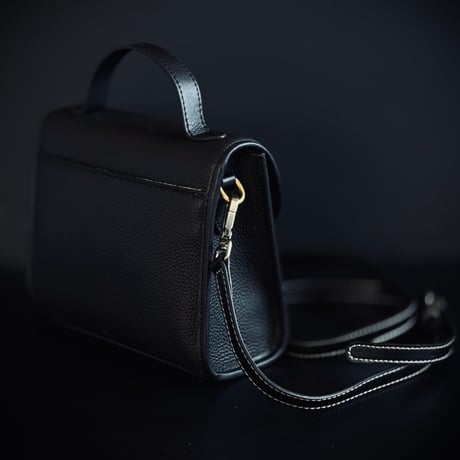 【import factory sample】”シボ革” leather shoulder bag