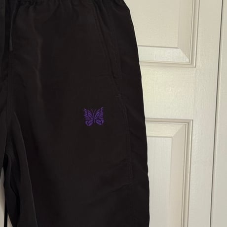 needles shorts S