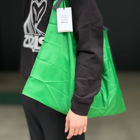 新品 isseymiyake × ittala pleats bag green