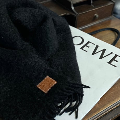 【国内正規】loewe anagram mohair muffler B