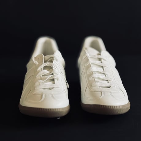 factory sample basic german trainer white