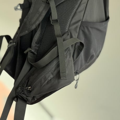 新品 salomon back pack