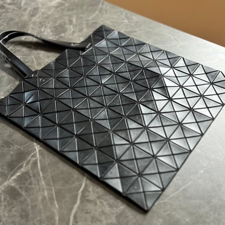 isseymiyake baobao tote bag