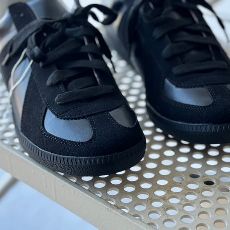 sample all black germantrainer