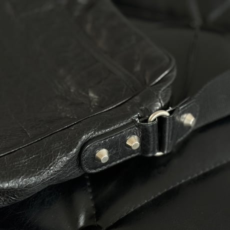 balenciaga leather shoulder bag