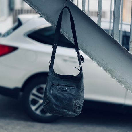 balenciaga leather shoulder bag