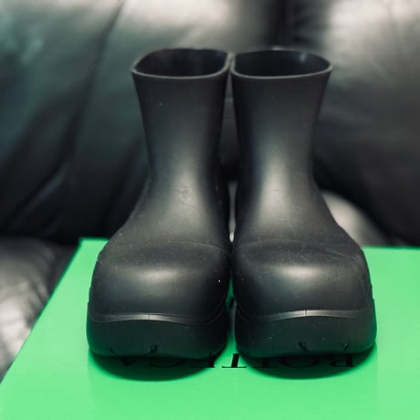 新品 bottega veneta paddle boots black 43