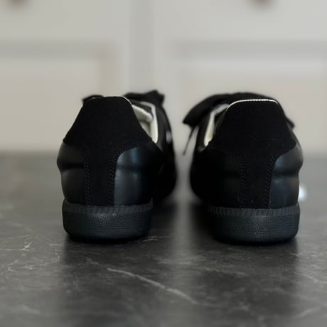 factory sample all black german trainer