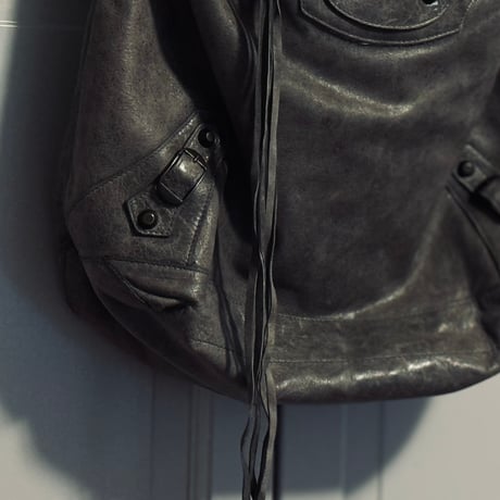 balenciaga leather shoulder bag